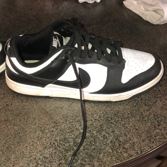 Size 9.5 panda dunks in men’s mid condition - Picture 4 of 5